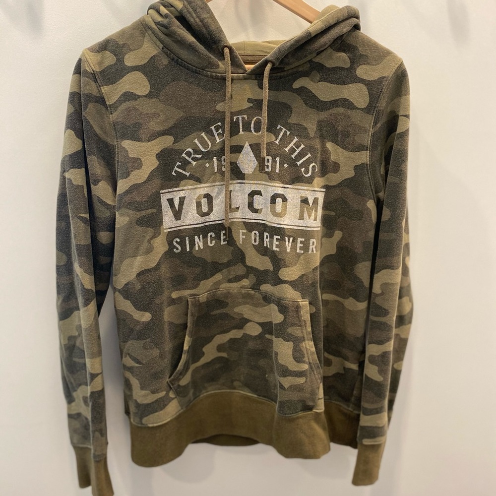 Camo Volcom Hoodie (Unisex)